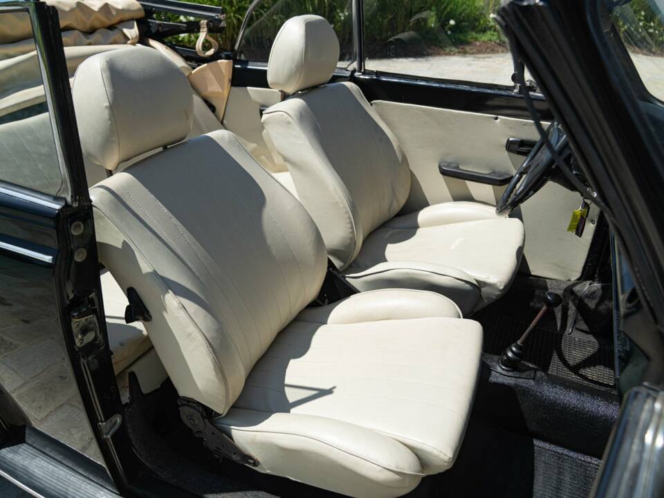 Image 31/50 of Volkswagen Beetle 1303 (1975)