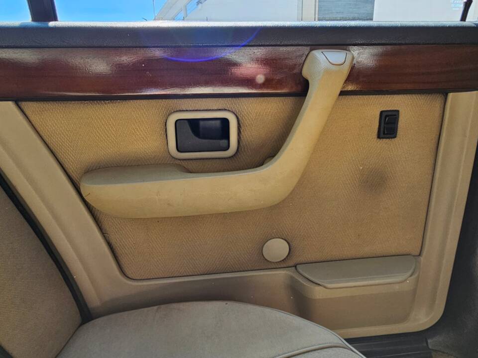 Image 18/100 of BMW 728i (1983)