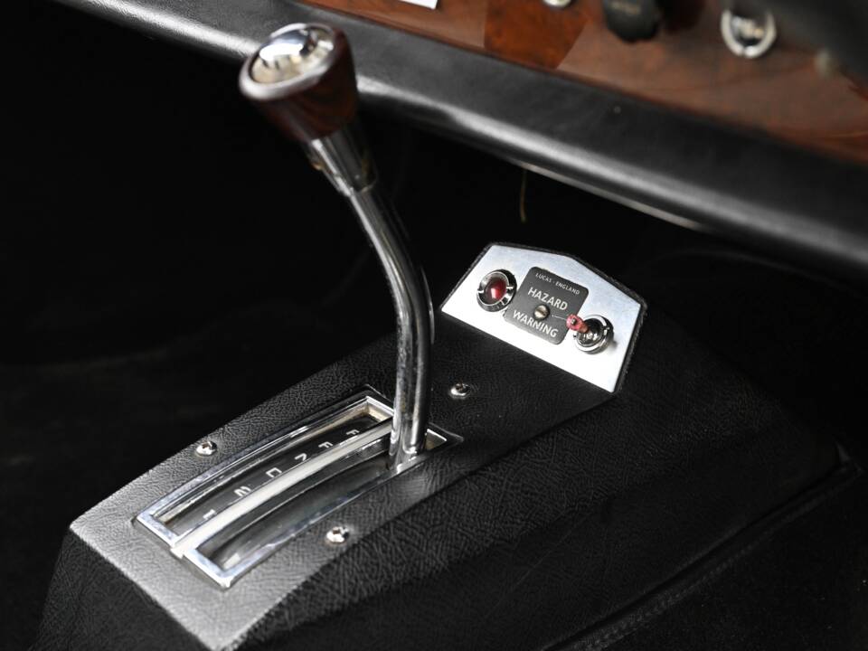 Image 21/40 of Bristol 410 (1968)