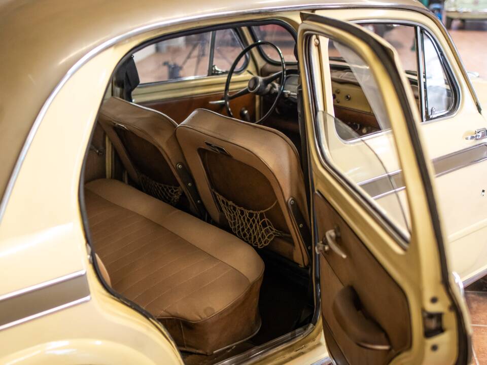 Image 13/20 of Steyr-Puch 1100 (1960)