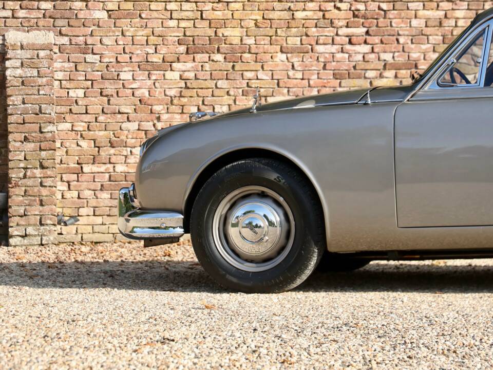 Immagine 29/50 di Jaguar Mk II 3.4 (1966)