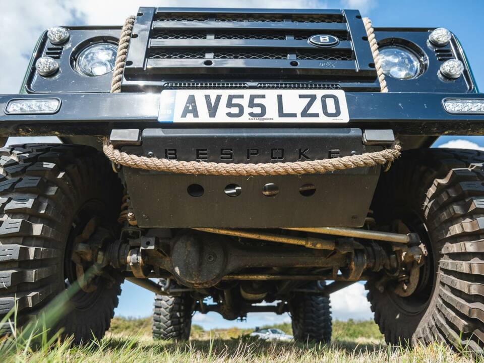 Image 10/31 de Land Rover Defender 110 (2005)