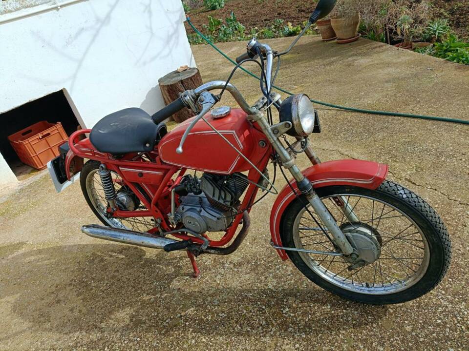 Afbeelding 4/35 van BM DUMMY (1979)