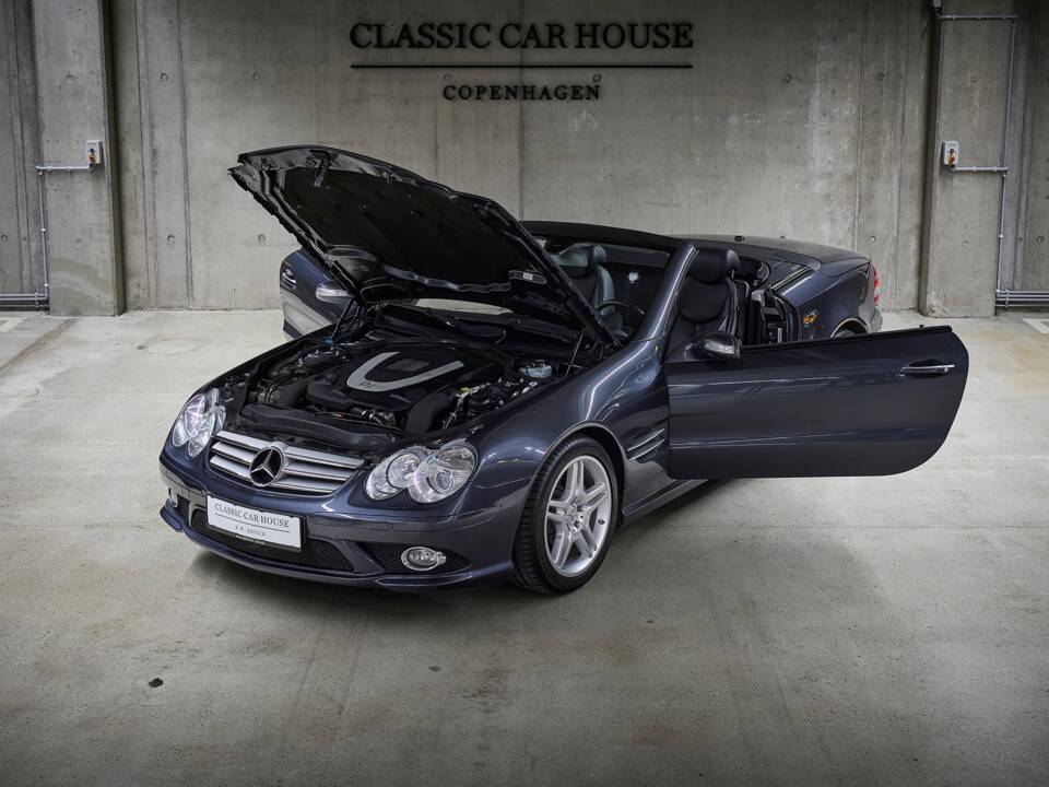 Image 18/99 de Mercedes-Benz SL 550 (2007)