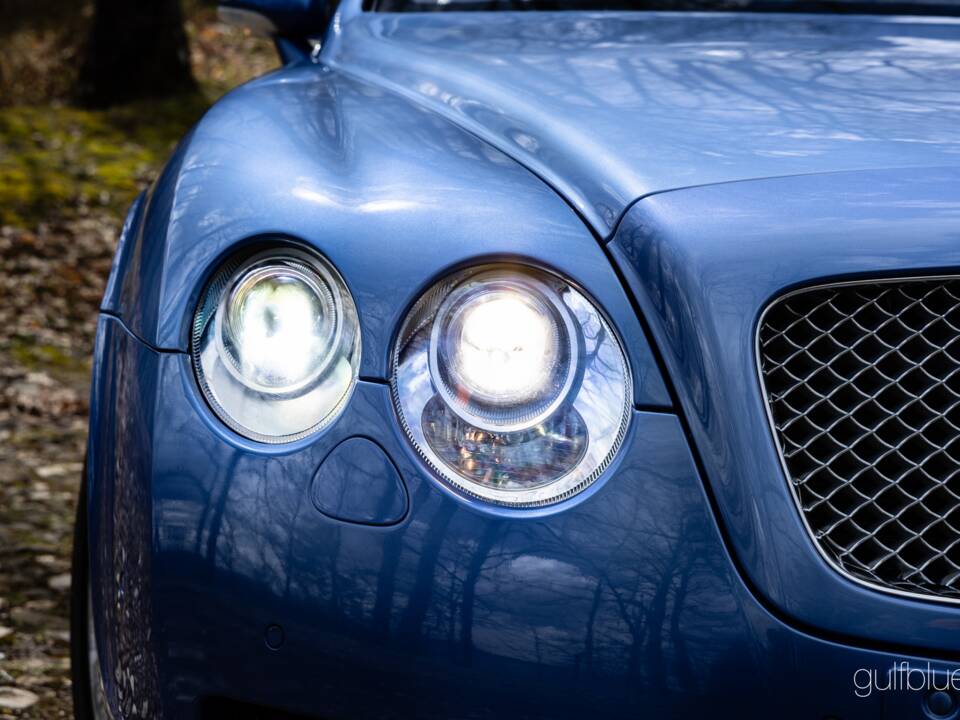 Image 66/75 of Bentley Continental GT (2004)