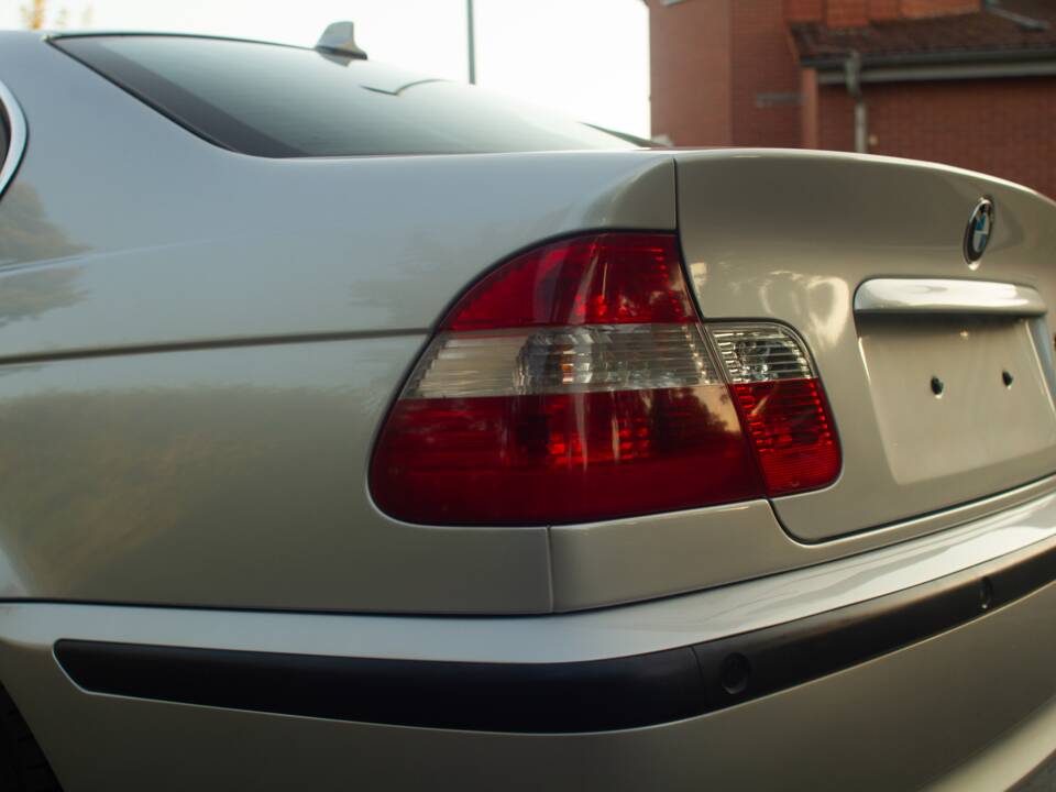 Afbeelding 45/58 van BMW 330i (2002)