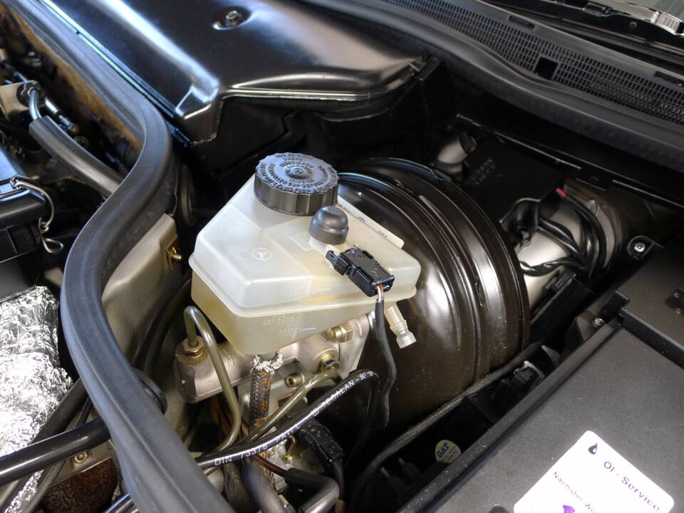 Image 11/47 of Mercedes-Benz 500 SL (1992)
