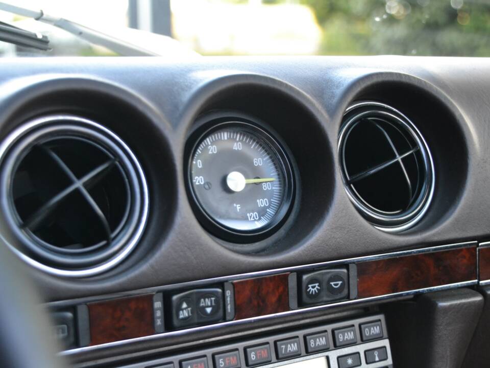 Image 37/79 de Mercedes-Benz 560 SL (1988)
