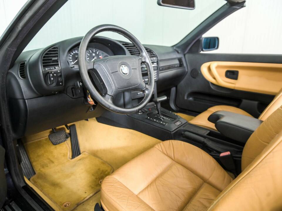Bild 16/50 von BMW 318i (1996)