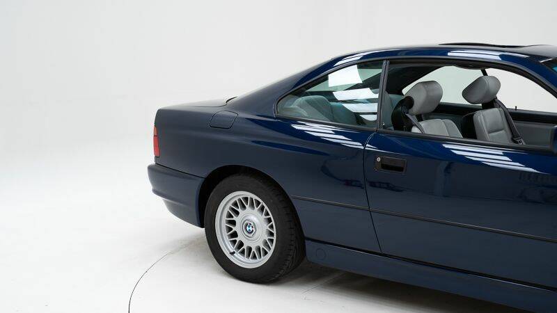 Image 15/15 of BMW 850i (1991)