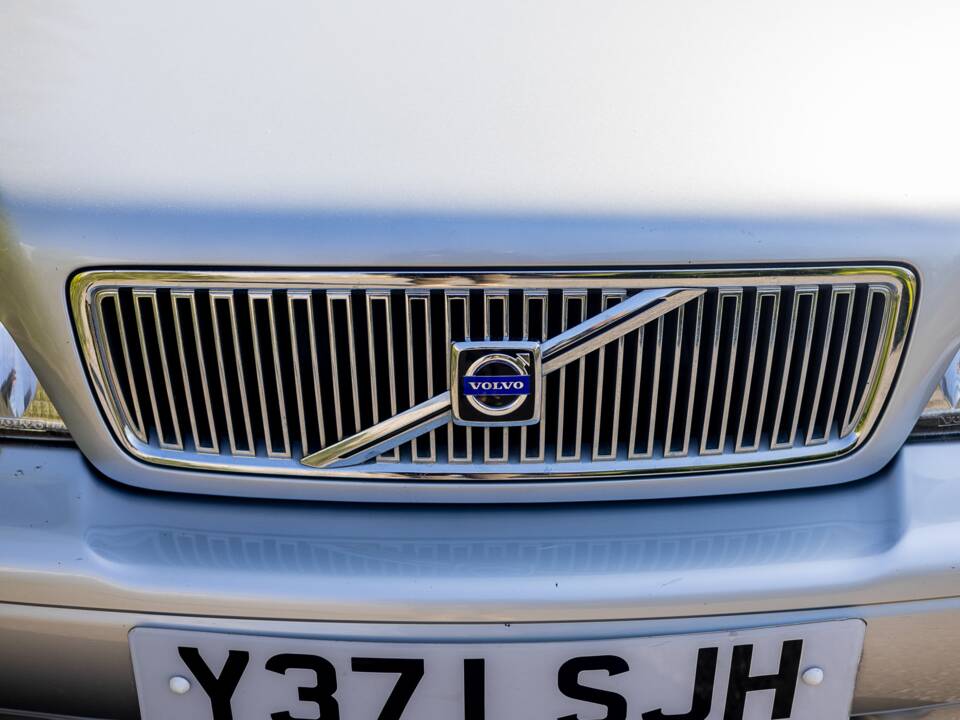 Image 23/48 of Volvo C70 2.0 T (2001)