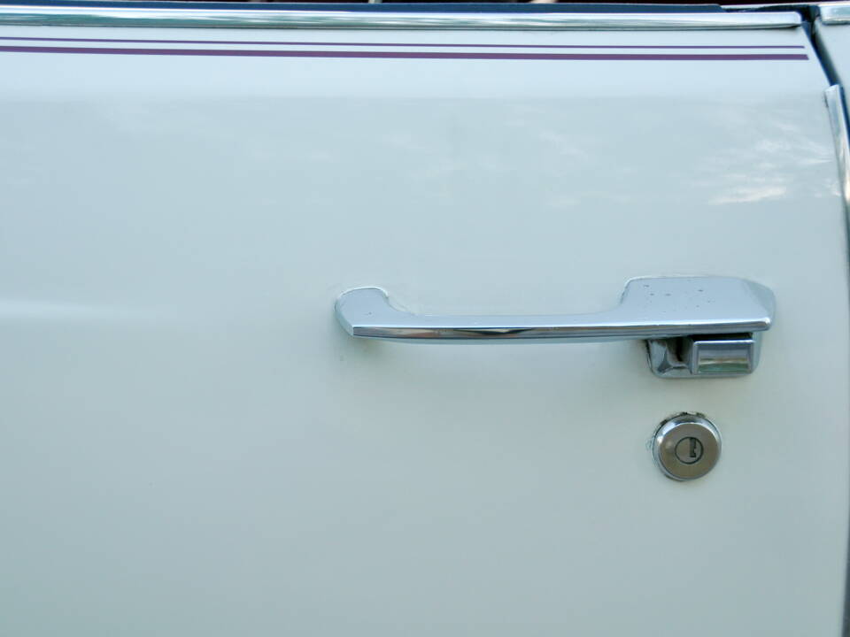 Image 15/75 of Cadillac Fleetwood Eldorado Convertible (1975)