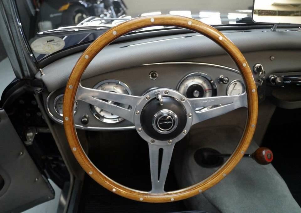 Immagine 7/50 di Austin-Healey 3000 Mk II (BN7) (1961)