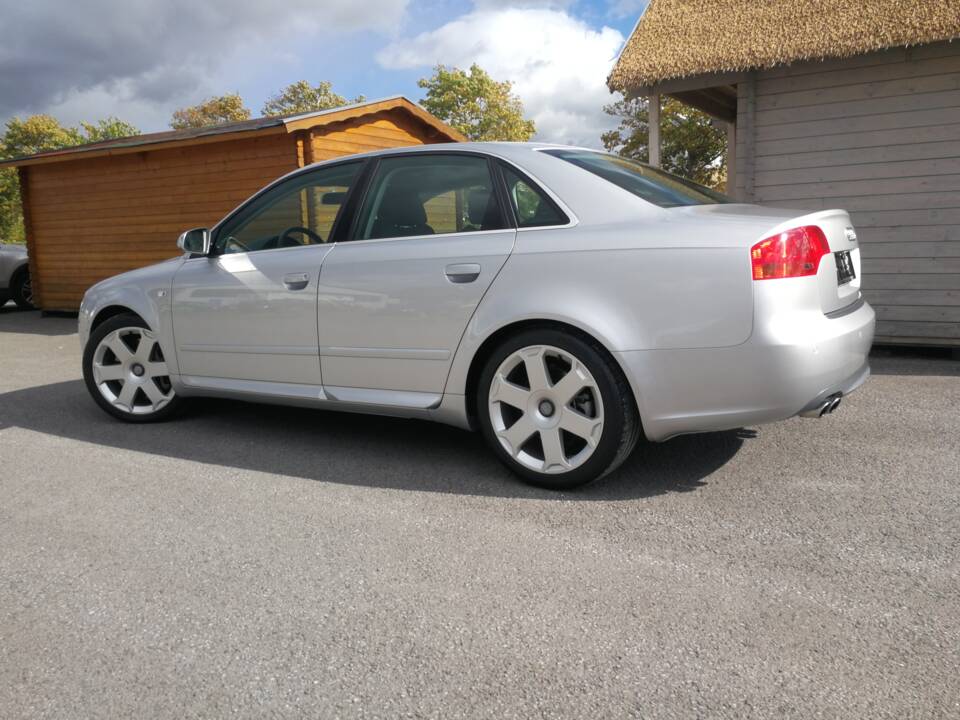 Bild 4/11 von Audi S4 (2005)