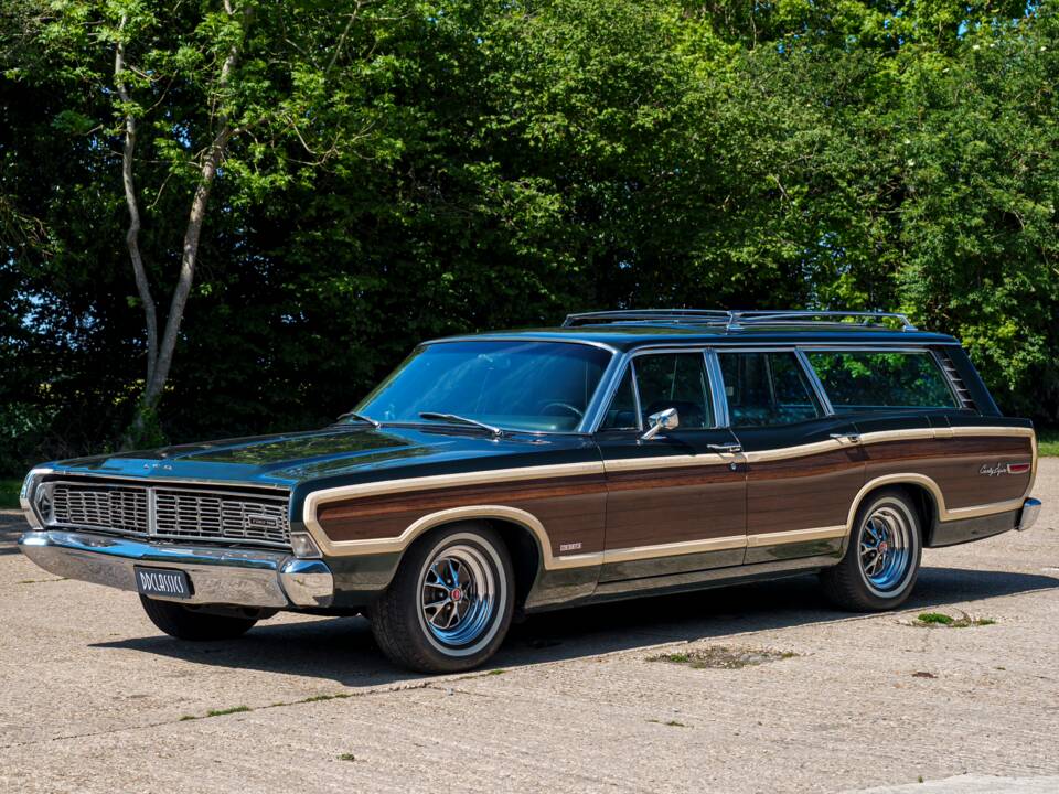 Image 1/28 of Ford LTD Country Squire (1968)