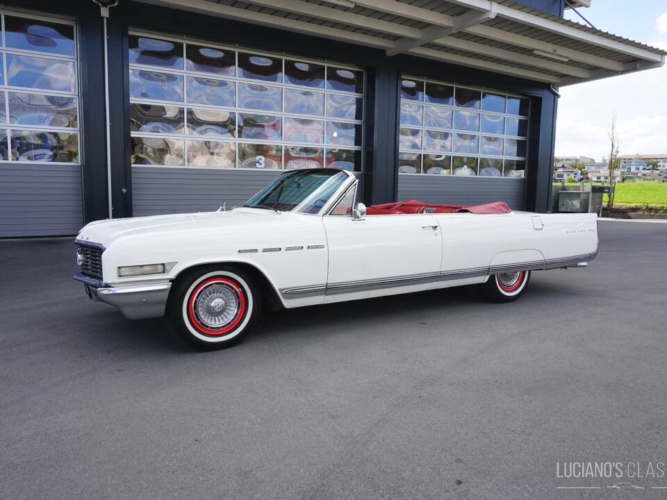 Imagen 2/52 de Buick Electra 225 Custom Convertible (1964)