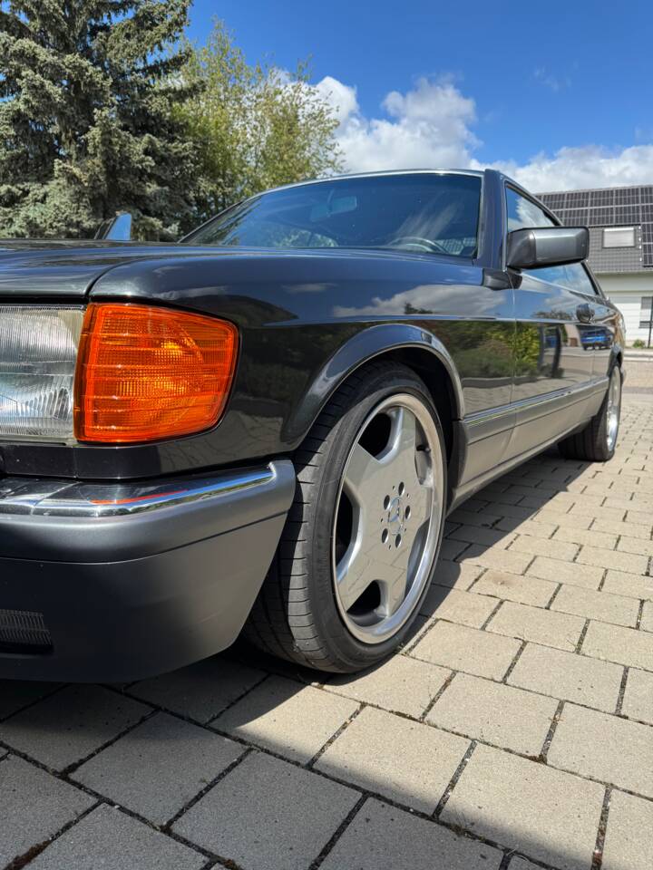 Image 6/26 of Mercedes-Benz 560 SEC (1990)
