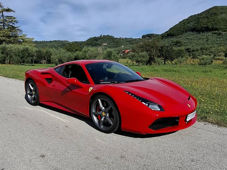 Bild 1/9 von Ferrari 488 GTB (2017)