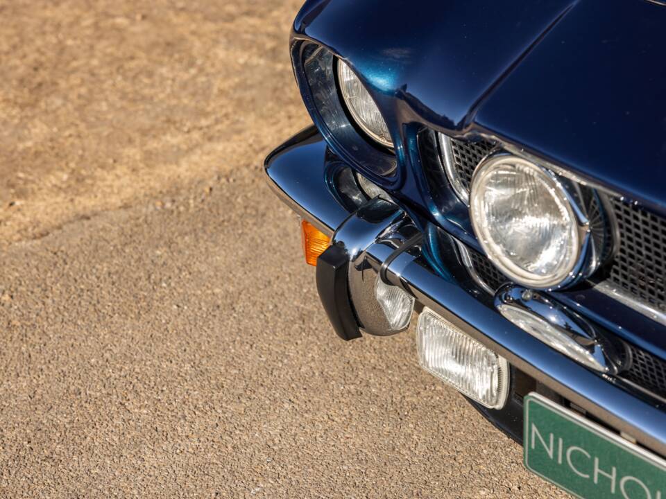 Image 15/57 de Aston Martin V8 Vantage Volante (1989)
