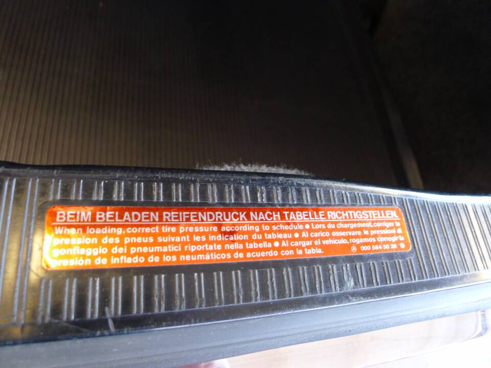 Immagine 17/42 di Mercedes-Benz 450 SEL 6,9 (1976)