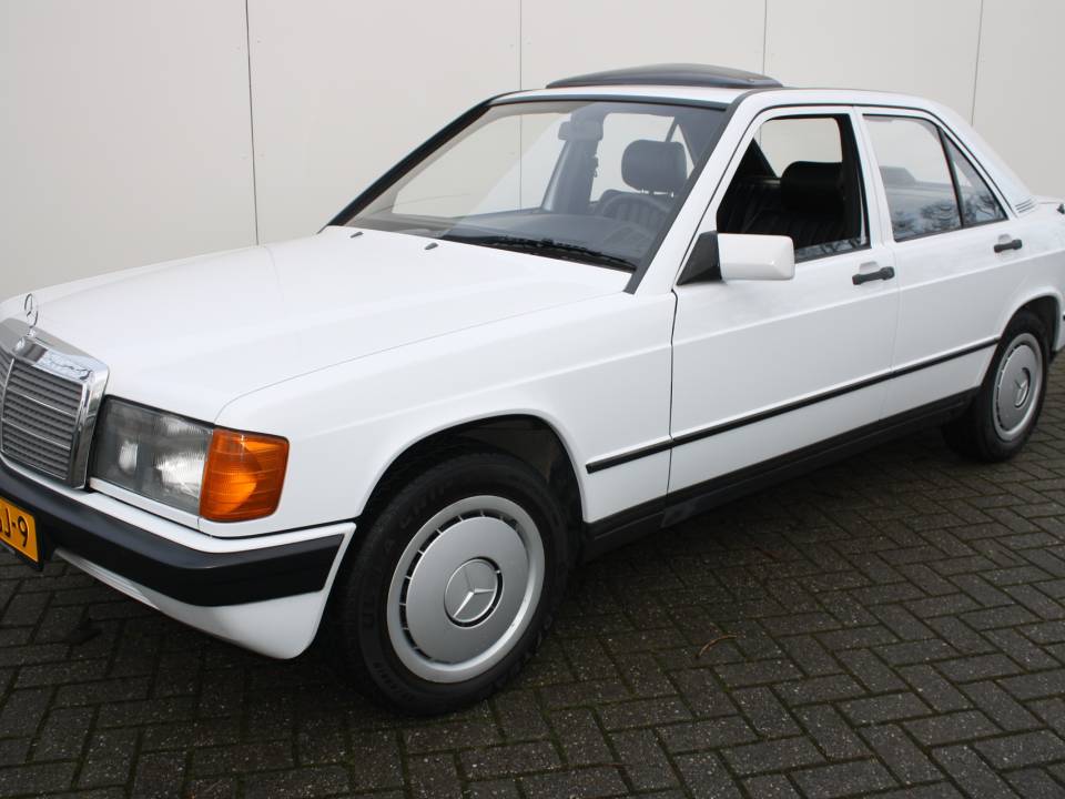 Bild 10/12 von Mercedes-Benz 190 D (1986)