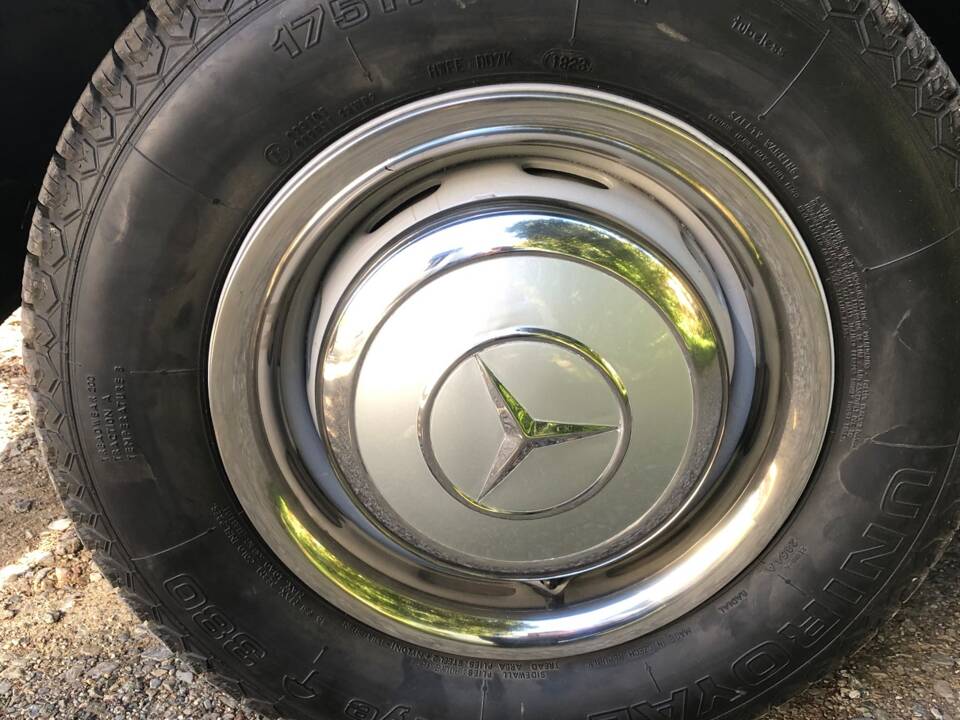 Image 18/46 of Mercedes-Benz 190 SL (1955)