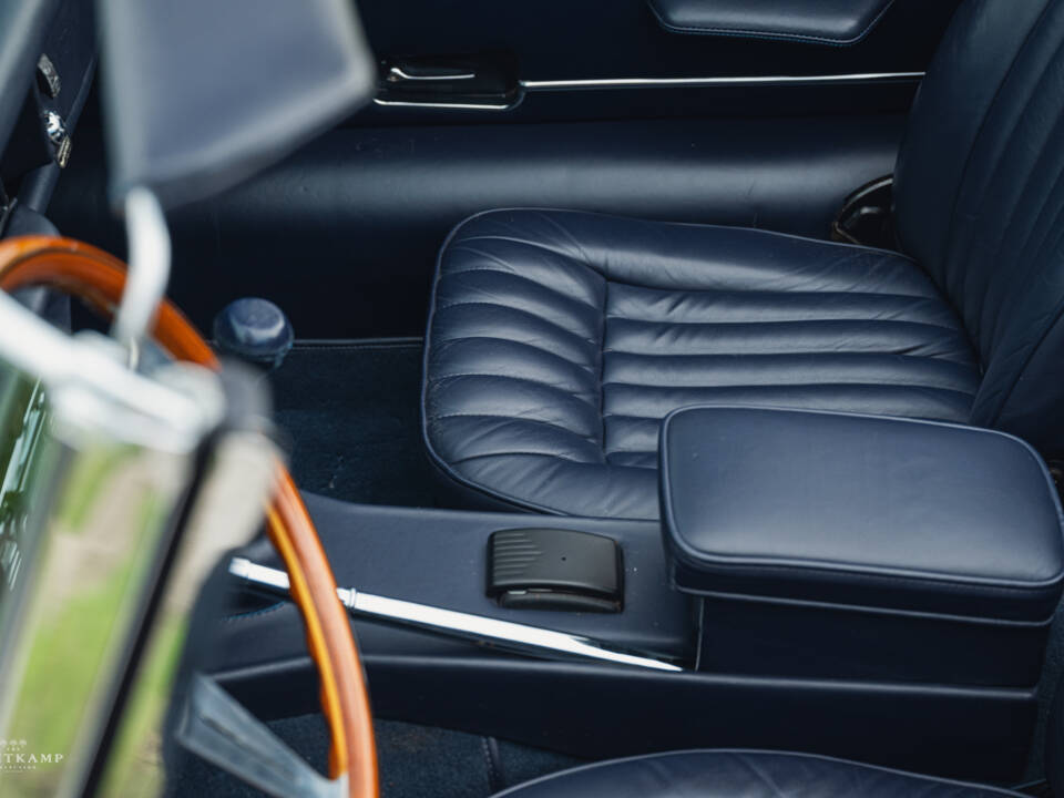 Image 12/20 de Jaguar Type E V12 (1972)
