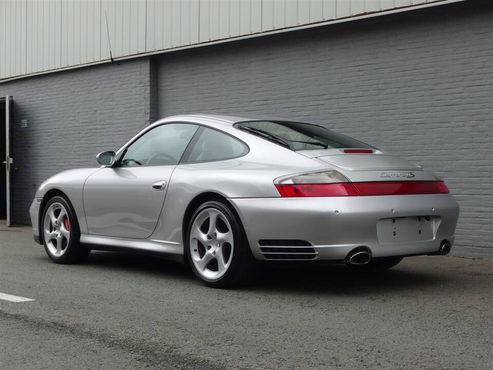 Bild 3/100 von Porsche 911 Carrera 4S (2002)