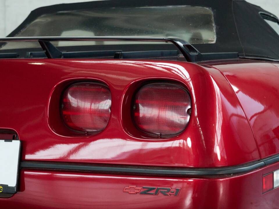 Imagen 37/50 de Chevrolet Corvette Convertible (1990)