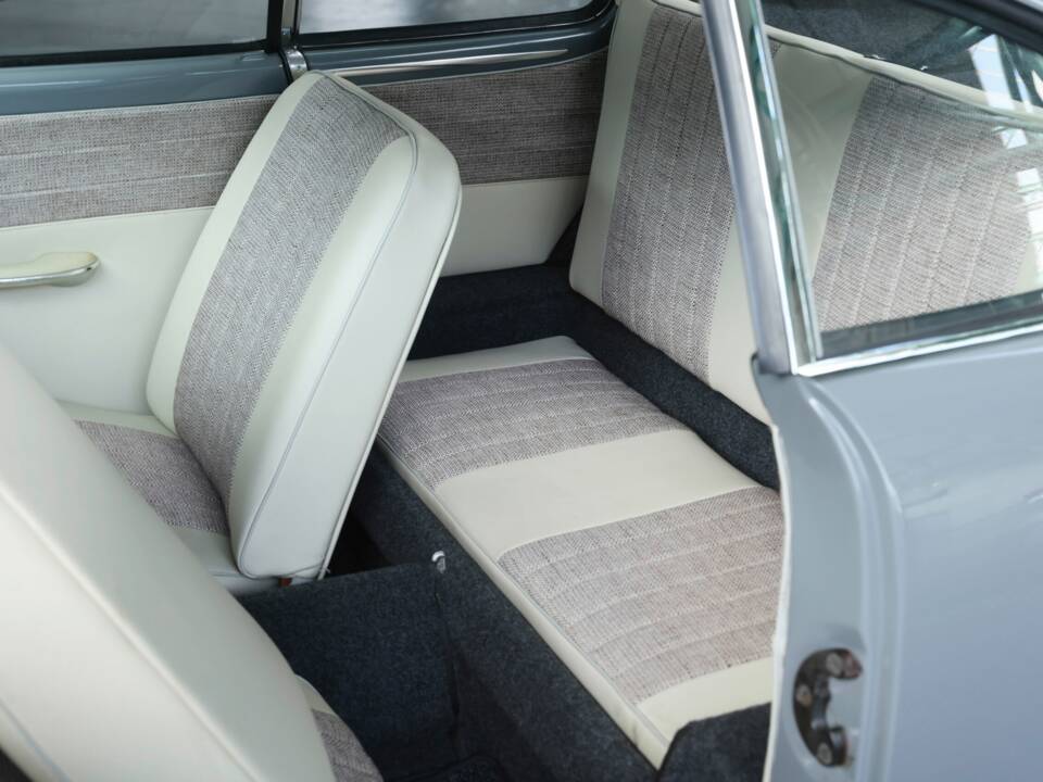 Image 31/50 of Volkswagen Karmann Ghia 1500 (1961)