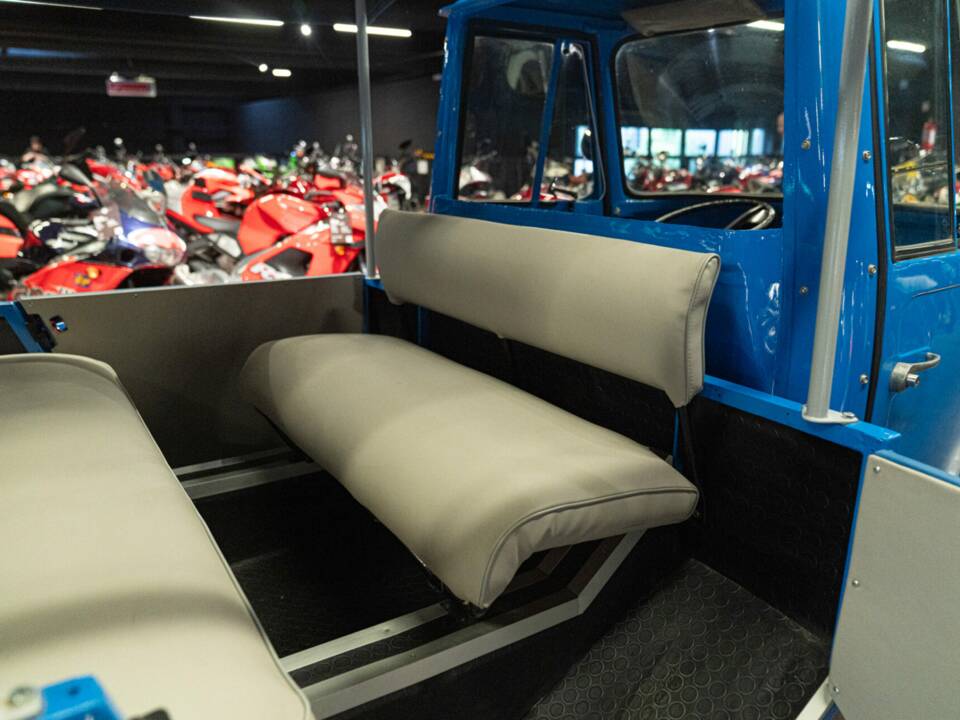 Bild 23/29 von Piaggio Vespa APE 600 MP (1976)