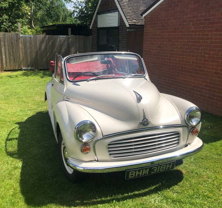Image 8/11 of Morris Minor 1000 (1970)