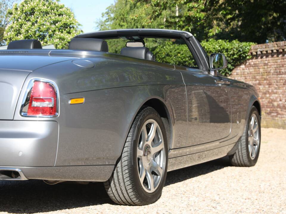 Image 29/50 of Rolls-Royce Phantom DHC (2009)