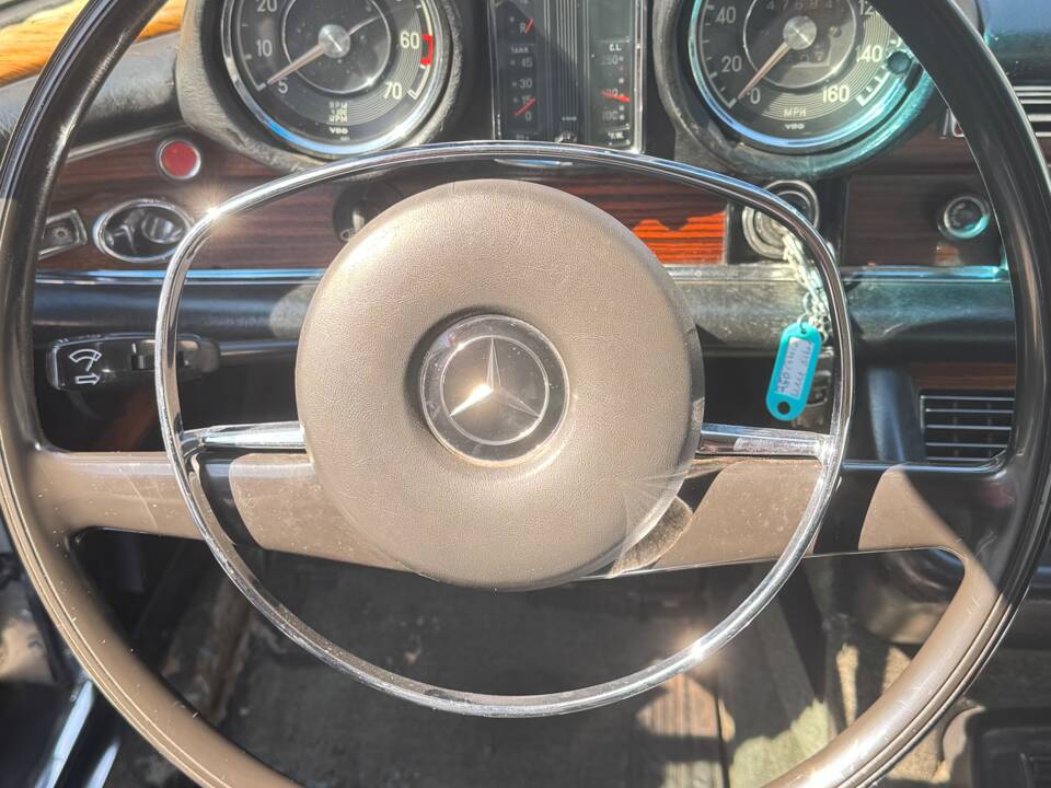 Imagen 5/17 de Mercedes-Benz 280 SE (1970)