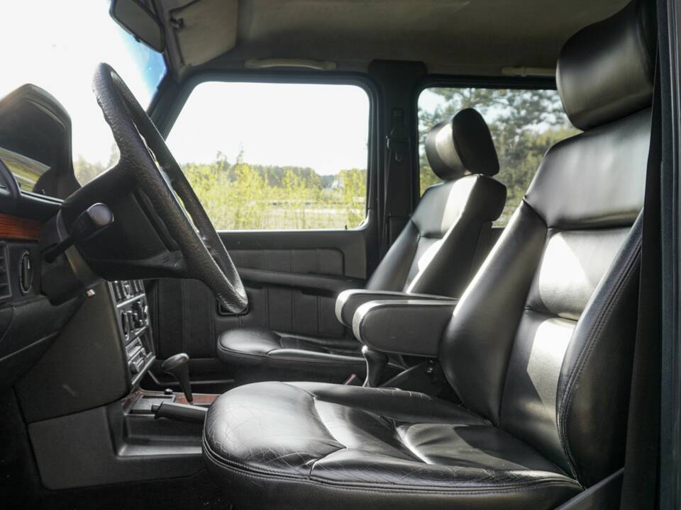 Bild 22/45 von Mercedes-Benz 300 GE (lang) (1991)