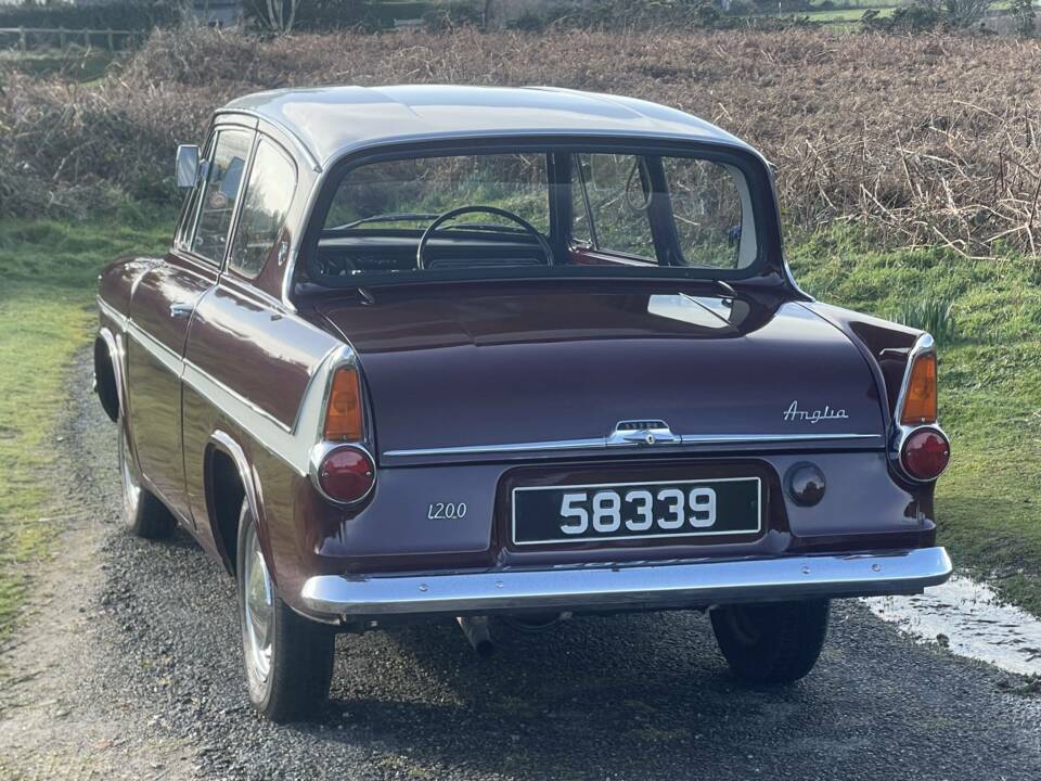 Afbeelding 5/12 van Ford Anglia Super (1966)