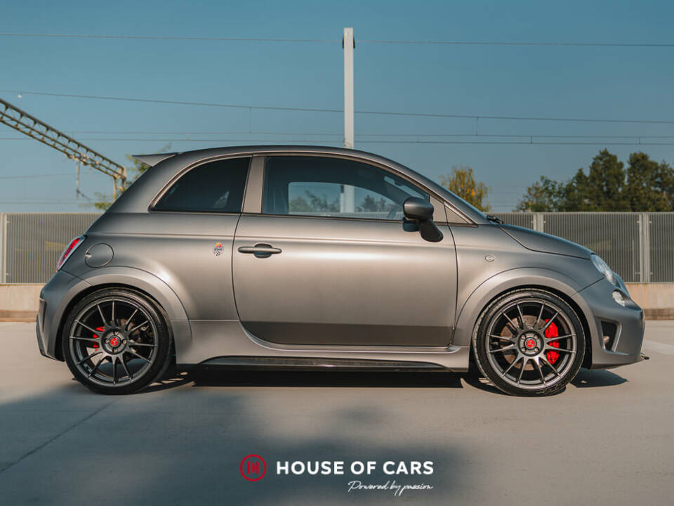 Imagen 5/50 de Abarth 695 Biposto (2016)