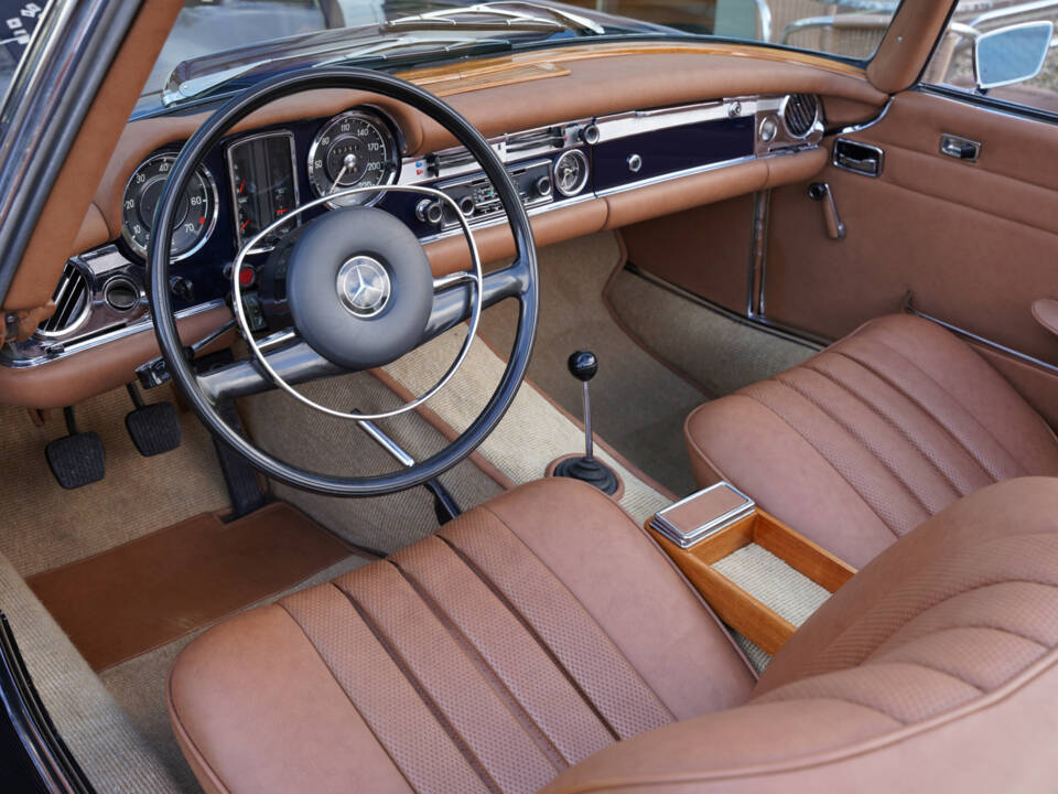 Image 3/50 of Mercedes-Benz 280 SL (1969)