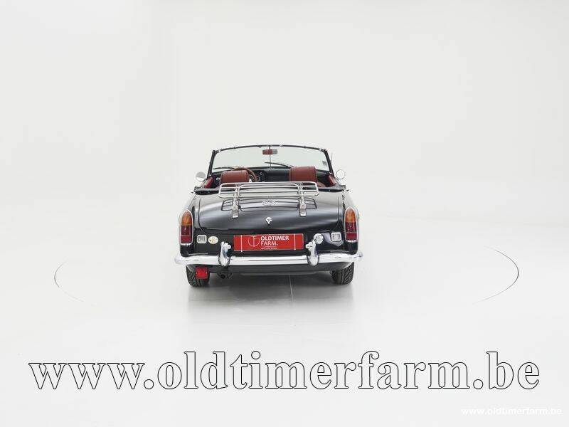 Image 7/15 of MG MGB (1968)