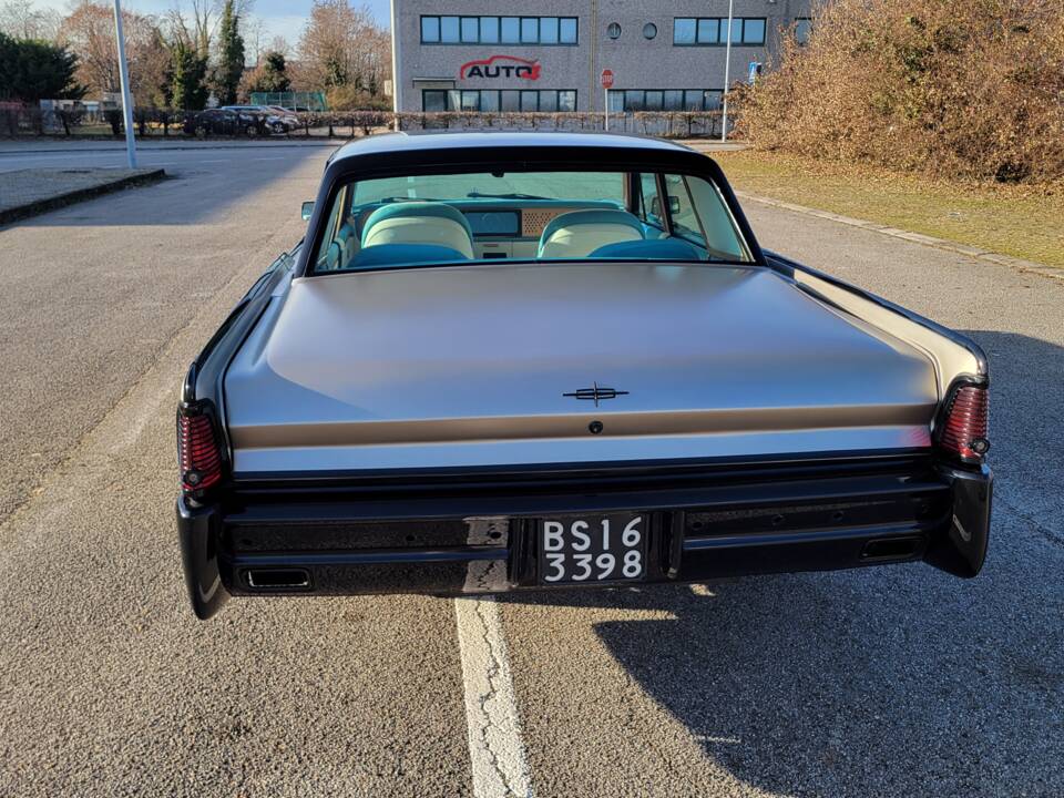 Image 3/18 of Lincoln Continental Sedan (1965)
