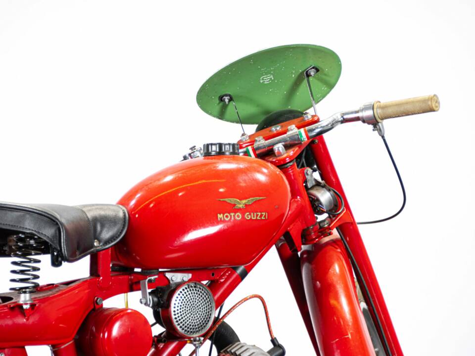 Image 29/42 of Moto Guzzi Motoleggera 65 (1954)
