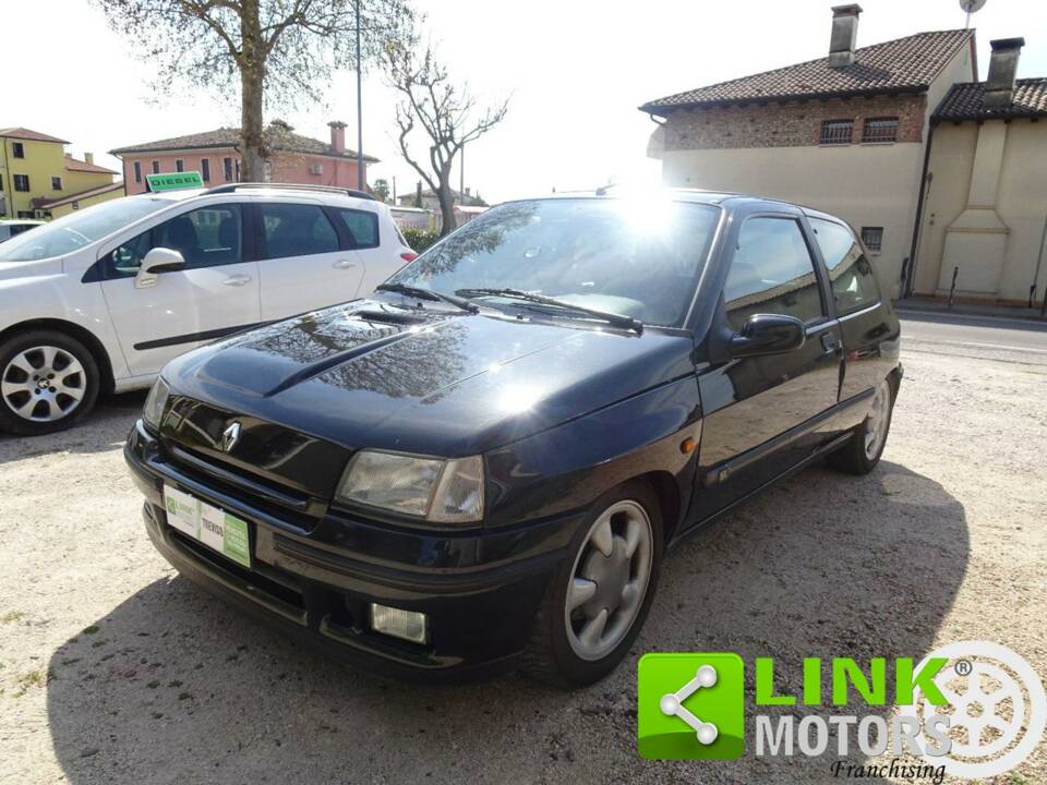 Afbeelding 3/10 van Renault Clio I 1.8 16V (1994)