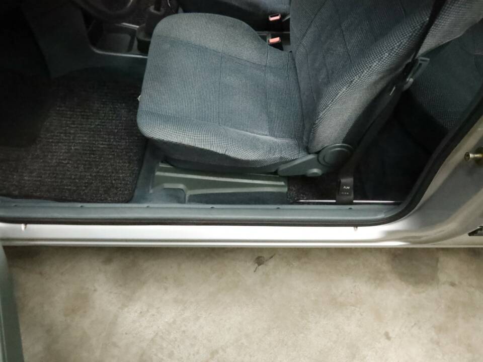 Image 34/50 of Opel Kadett 2,0i GSi (1988)