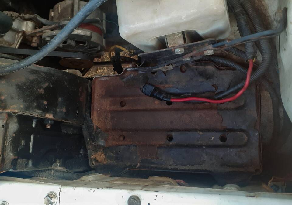 Image 36/61 of Toyota Land Cruiser FJ 62 (1989)