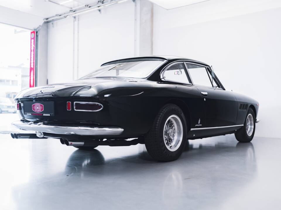 Image 34/100 of Ferrari 330 GT 2+2 (1965)