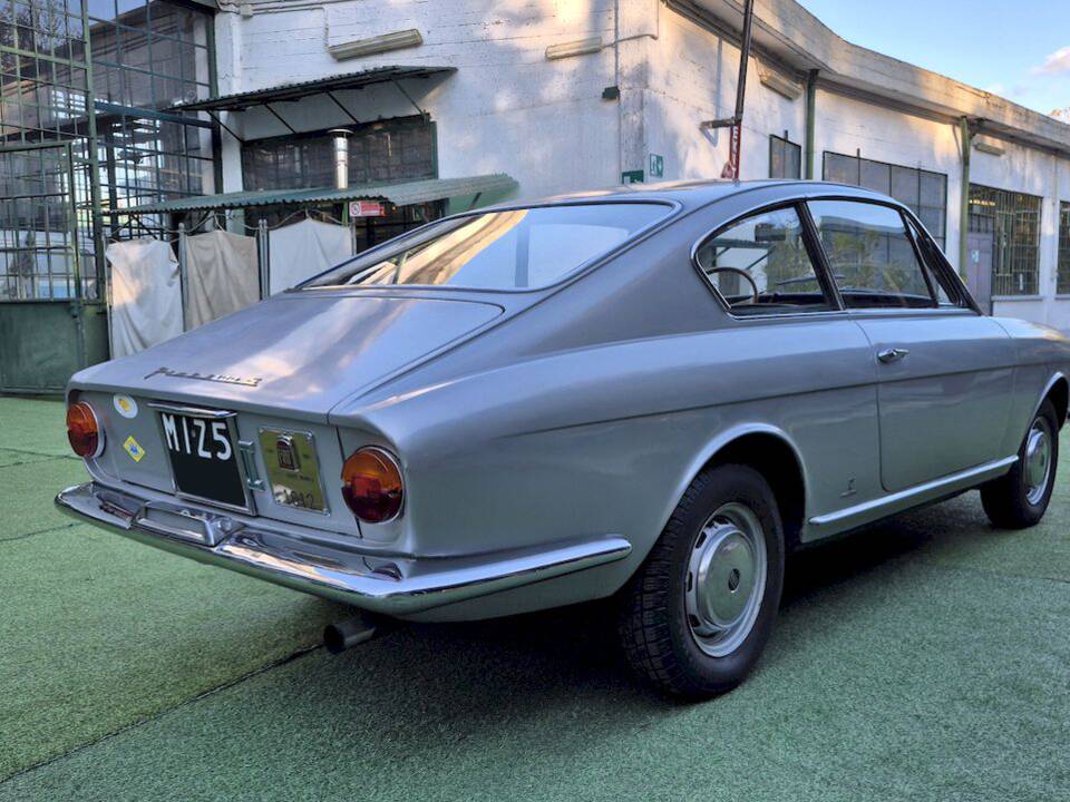 Image 12/54 de FIAT 1300 Vignale (1965)
