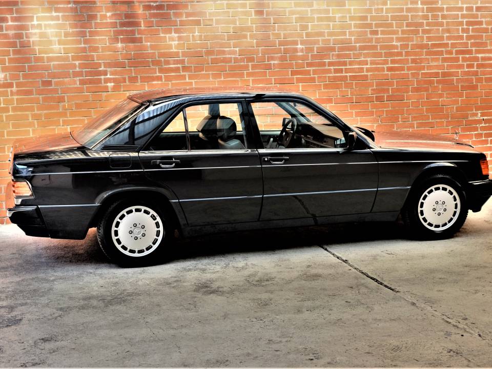 Bild 4/77 von Mercedes-Benz 190 E 2.6 (1992)