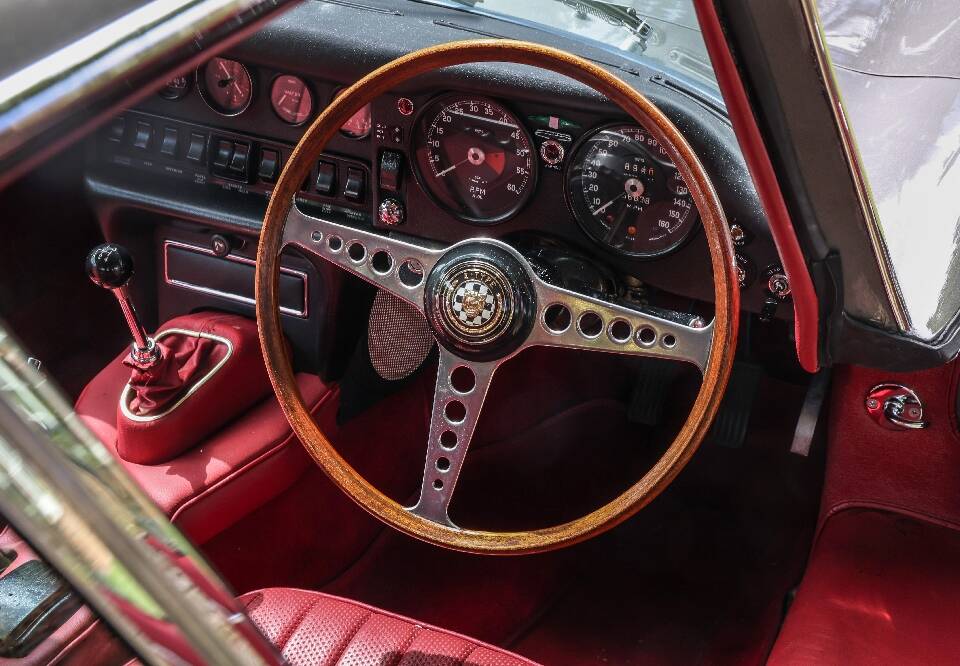 Imagen 8/30 de Jaguar E-Type (2+2) (1970)