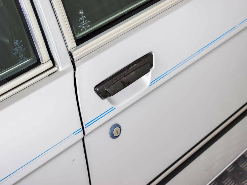 Image 41/50 of BMW 320i (1981)