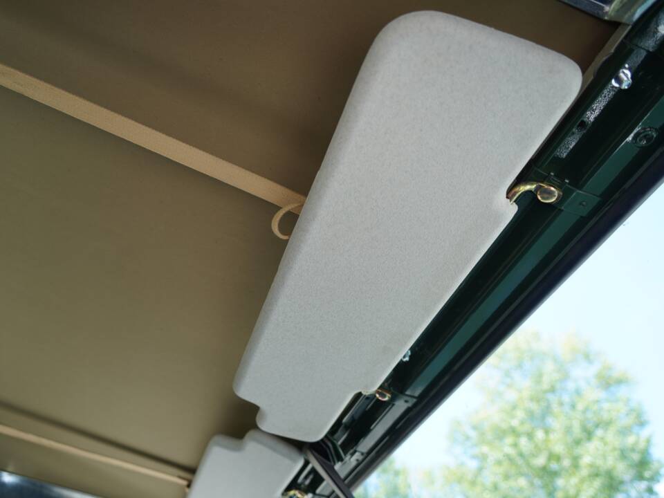 Image 22/64 of Land Rover Defender 90 Td5 (1999)